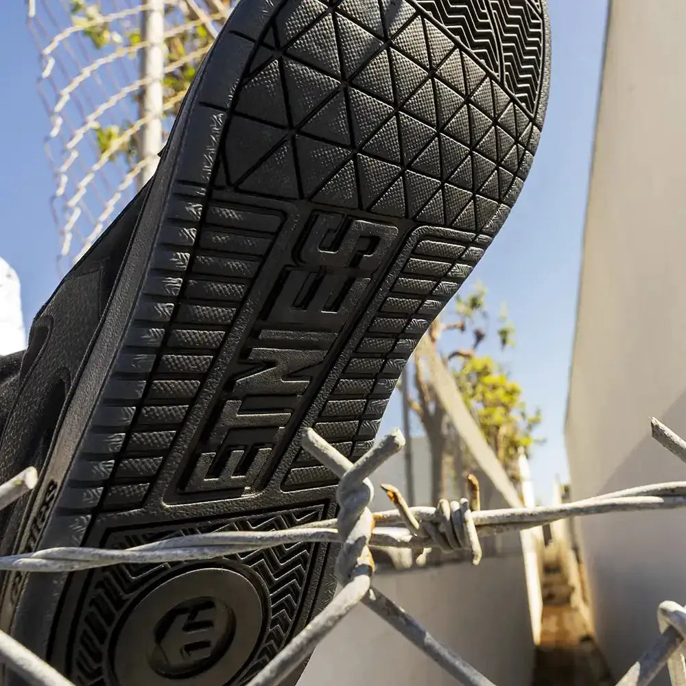 Etnies Black Suede Skate Shoes – Fader  US