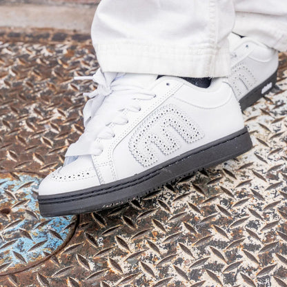 Etnies White Chunky Suede Skate Shoes – Kingpin