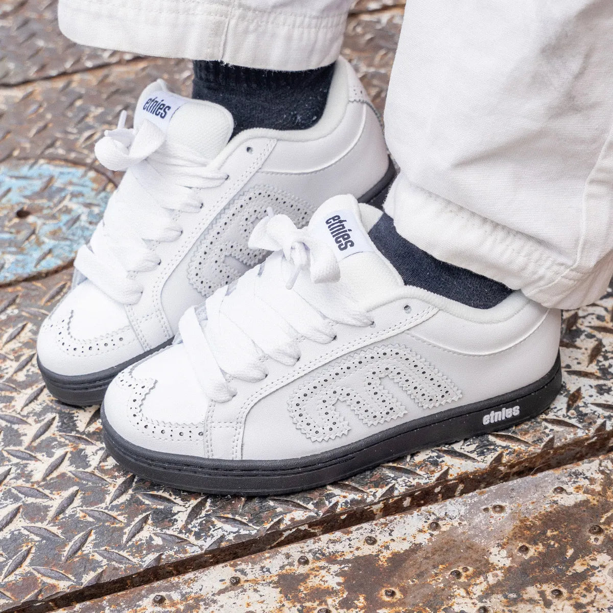 Etnies White Chunky Suede Skate Shoes – Kingpin