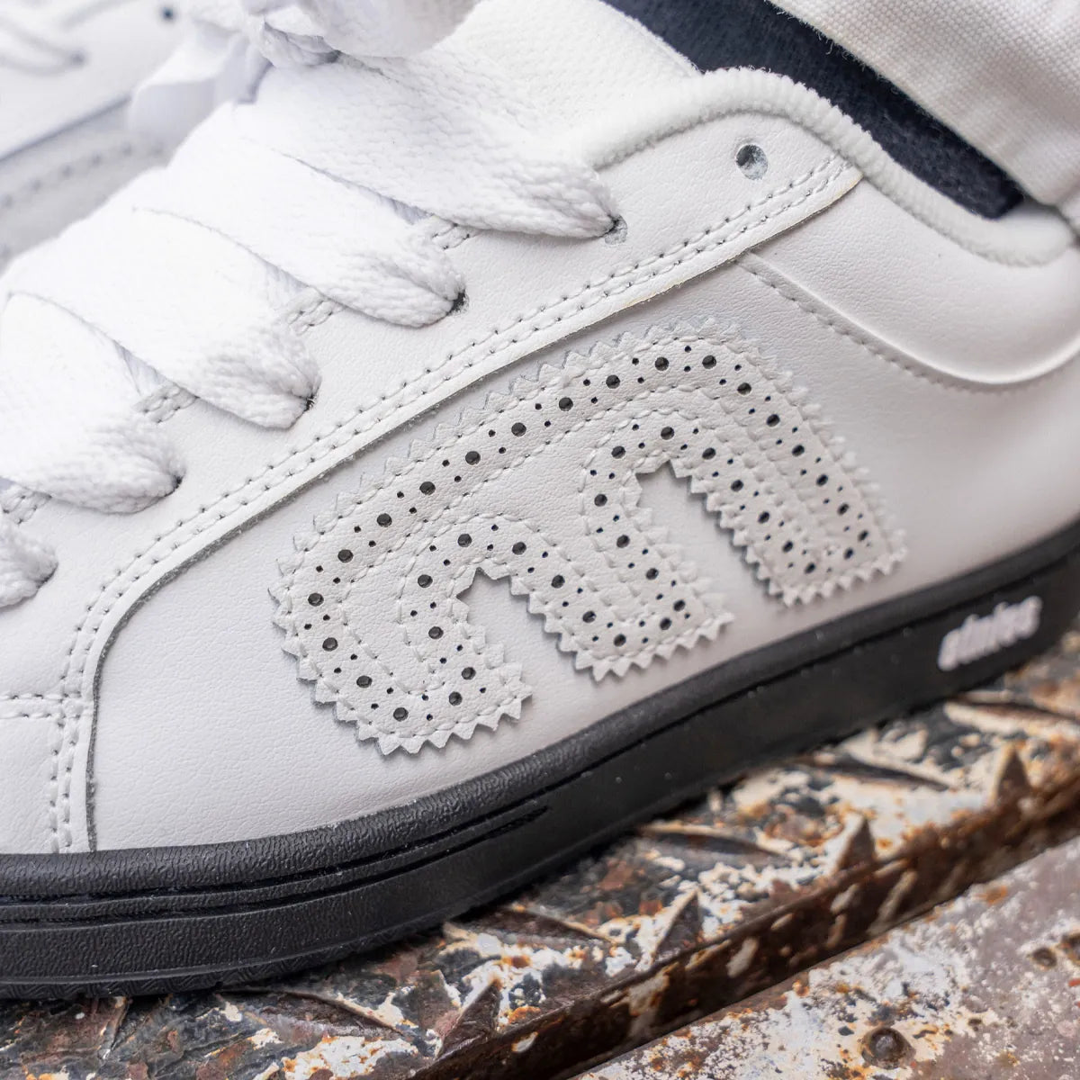 Etnies White Chunky Suede Skate Shoes – Kingpin