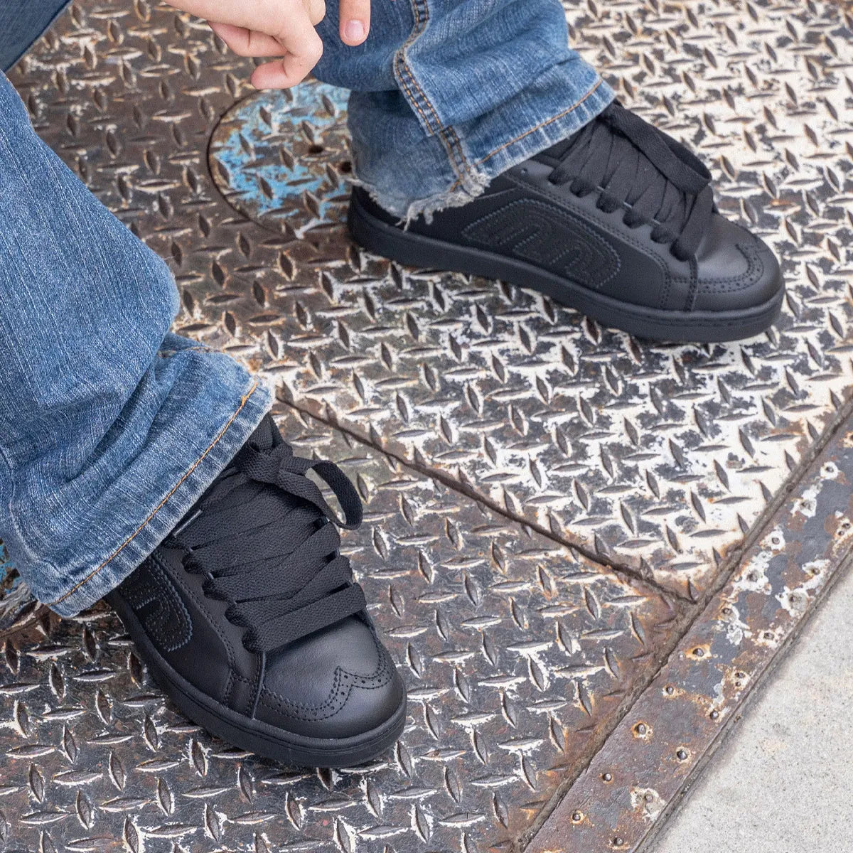 Etnies Black Chunky Suede Skate Shoes – Kingpin