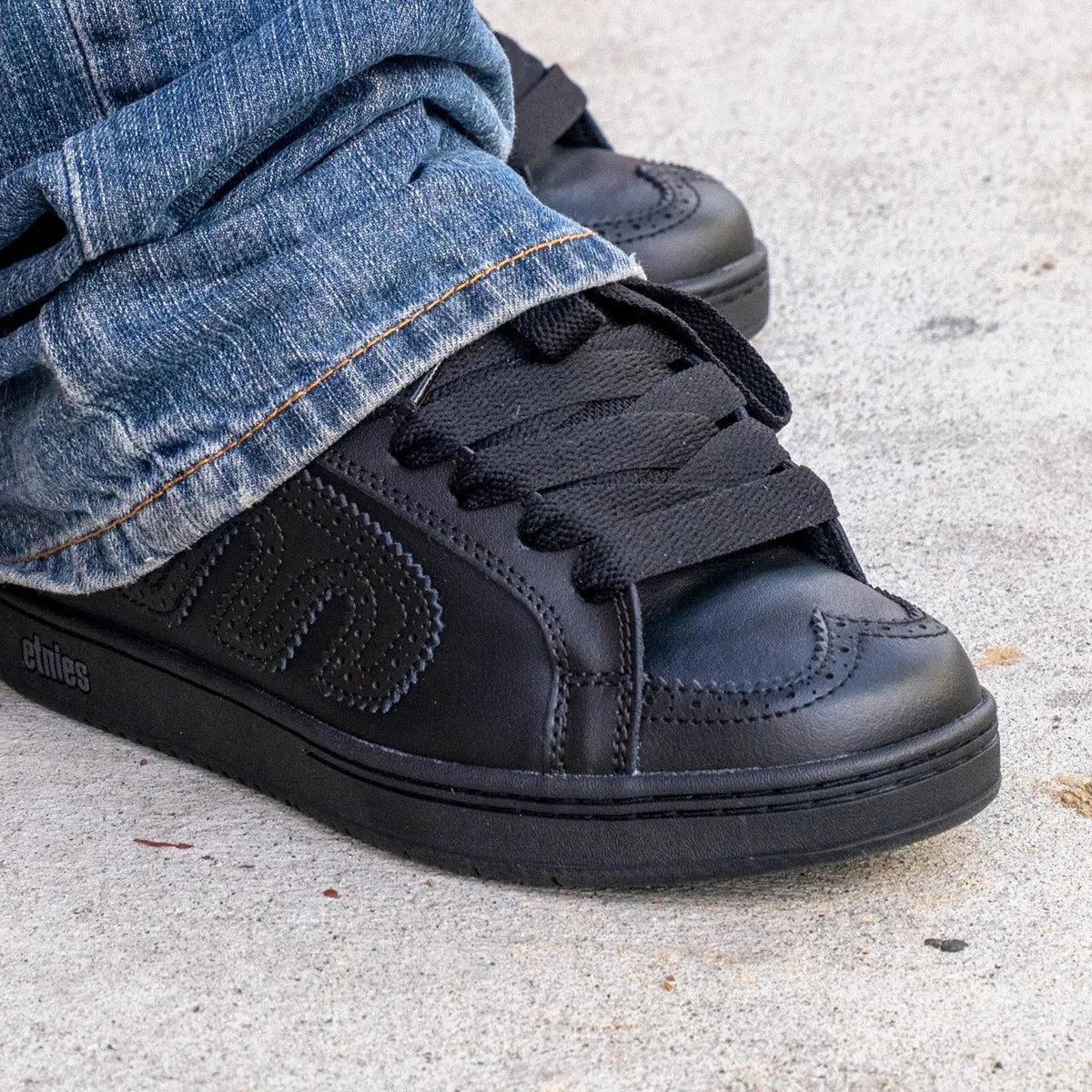 Etnies Black Chunky Suede Skate Shoes – Kingpin