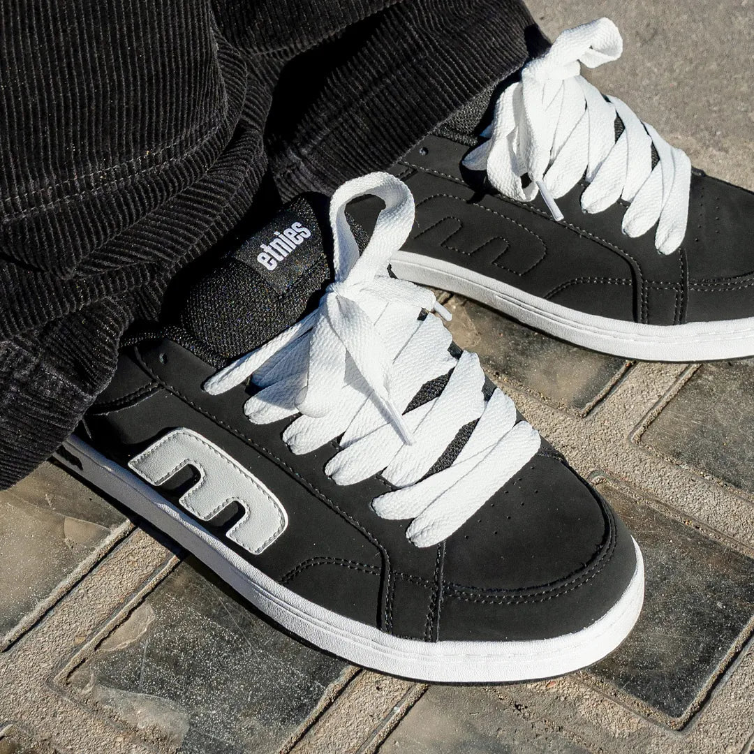 Etnies Black/White Chunky Skate Shoes Kingpin 2K