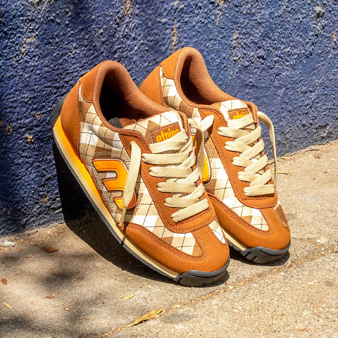 Etnies Brown Suede Low-Top Skate Shoes – Locut 2K