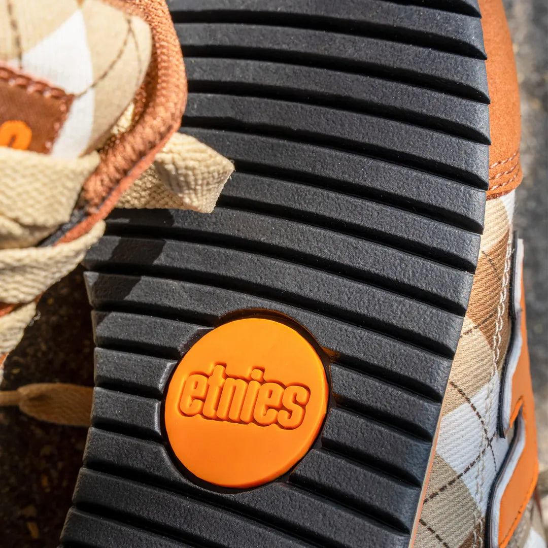 Etnies Brown Suede Low-Top Skate Shoes – Locut 2K