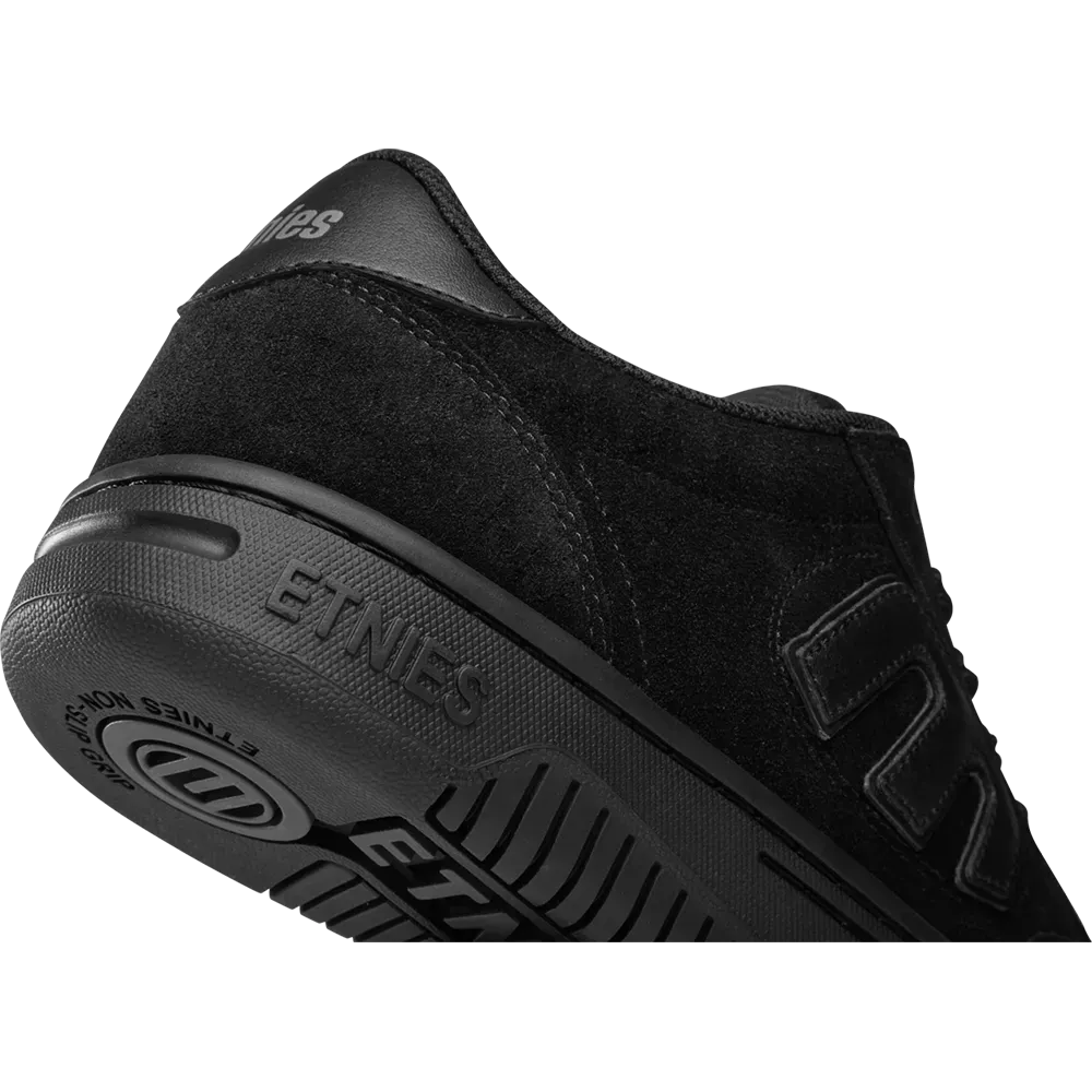 Etnies Black Suede Low-Top Skate Shoes – Locut