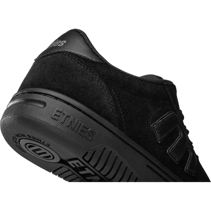 Etnies Black Suede Low-Top Skate Shoes – Locut