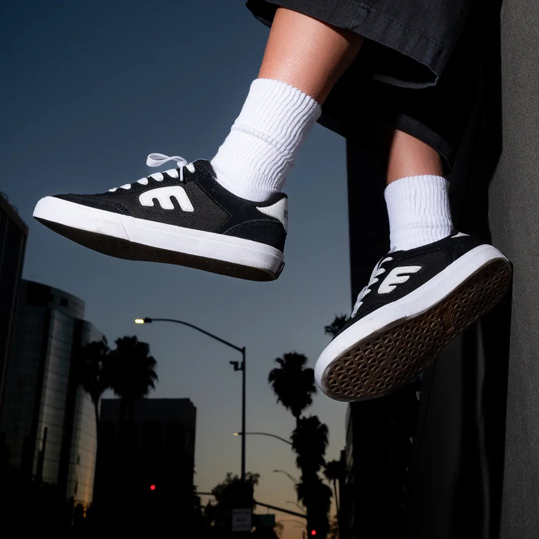 Etnies Black Vulcanized Skate Shoes – Locut Vulc