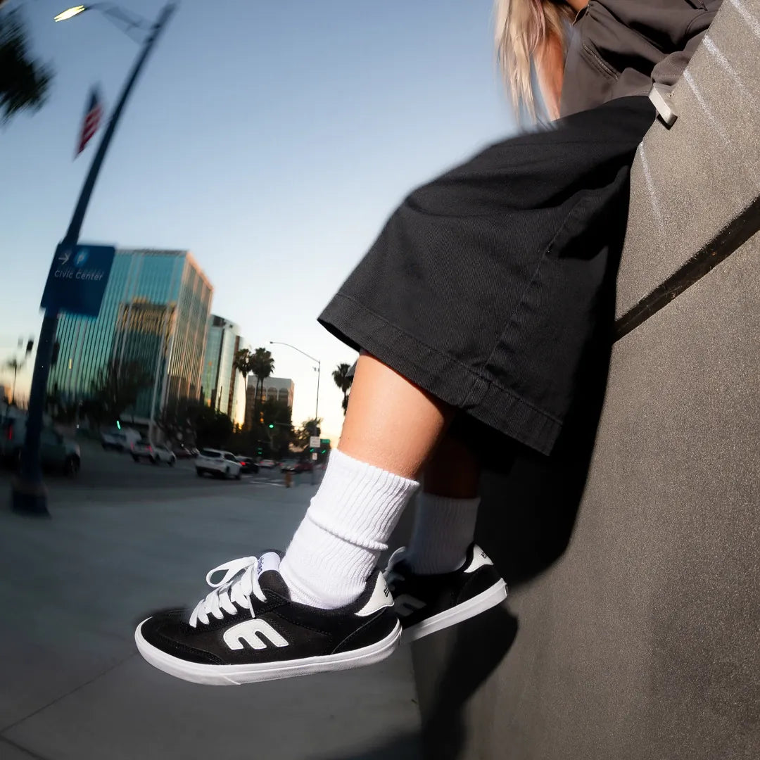 Etnies Black Vulcanized Skate Shoes – Locut Vulc