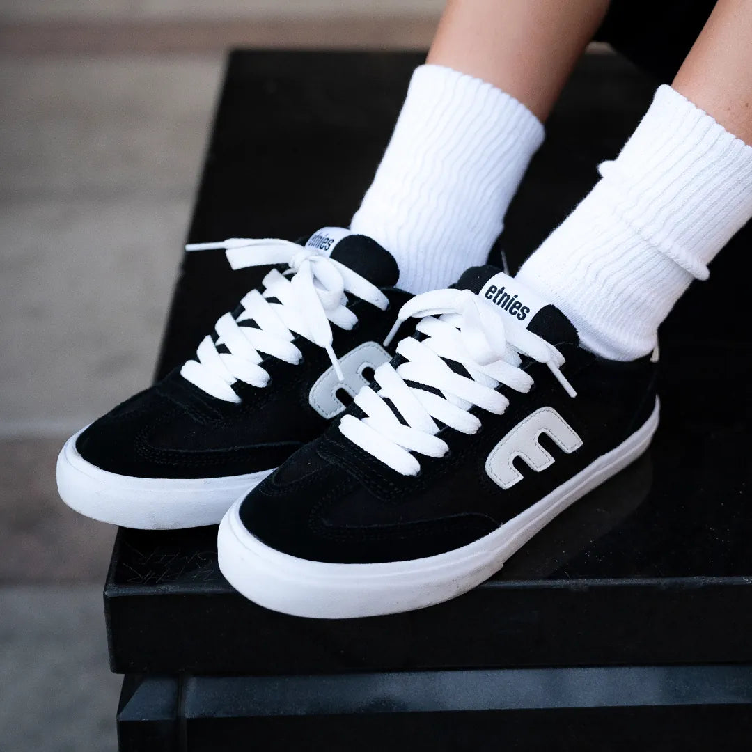 Etnies Black Vulcanized Skate Shoes – Locut Vulc
