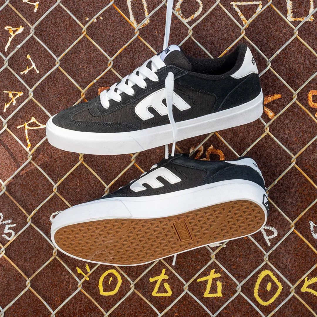 Etnies Black Vulcanized Skate Shoes – Locut Vulc