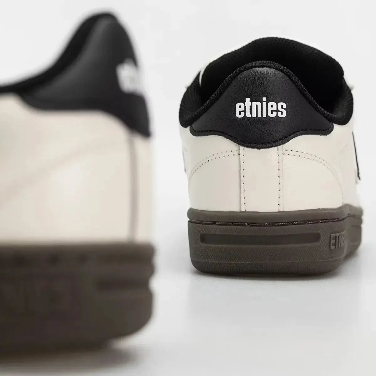 Etnies Locut Low - Top Skate Shoe White Black Gum