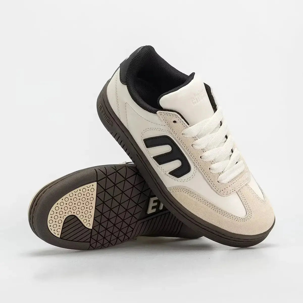 Etnies Locut Low - Top Skate Shoe White Black Gum