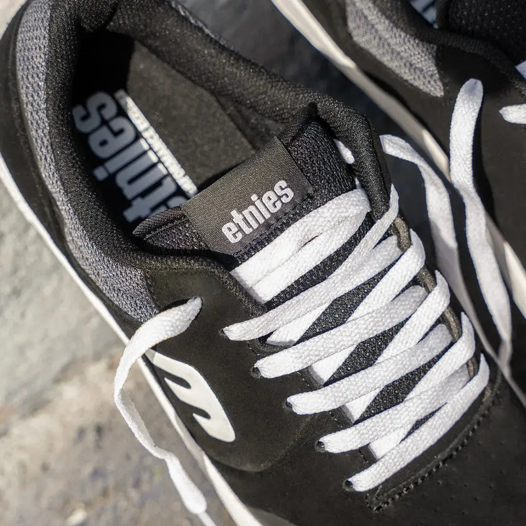 Etnies Marana OG Skate Low-Top Shoe - men's shoes