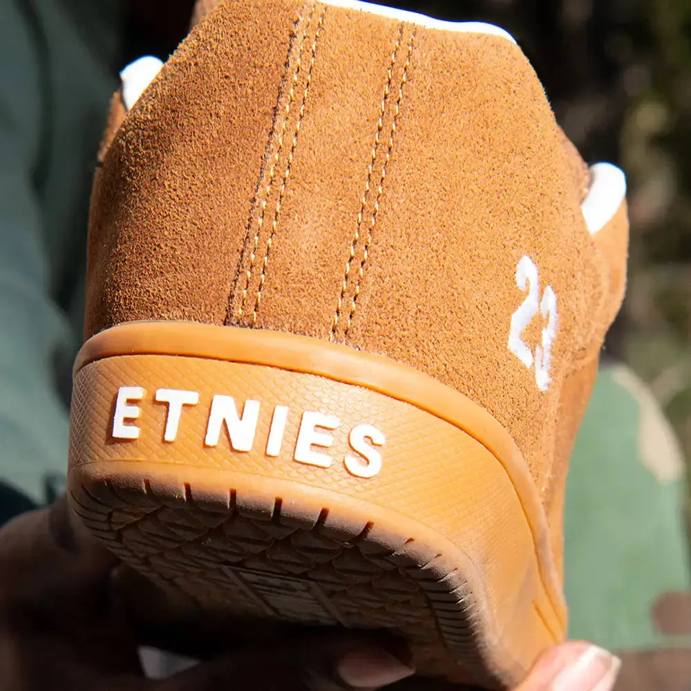 Etnies Sal 23 brown/gum - men's skate shoes
