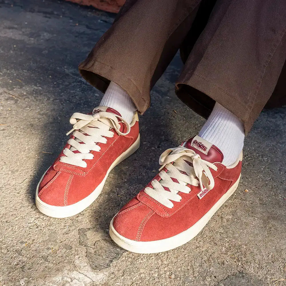Etnies Scam Low-Top Skate Shoe Burgundy Tan